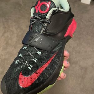 Nike KD VII Basketball Shoes - Barely Used!
